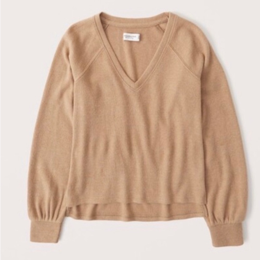 Abercrombie & Fitch Soft A&F Cozy V-neck Top in Camel